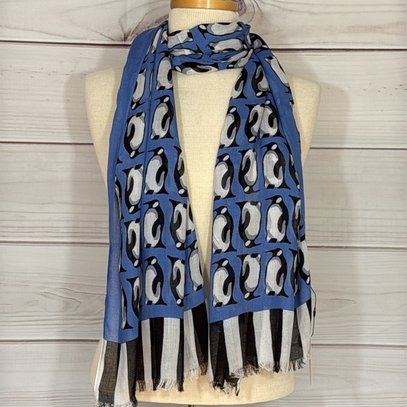 Vera Bradley Accessories - NWT Vera Bradley Soft Fringe Scarf in Playful Penguins Blue
